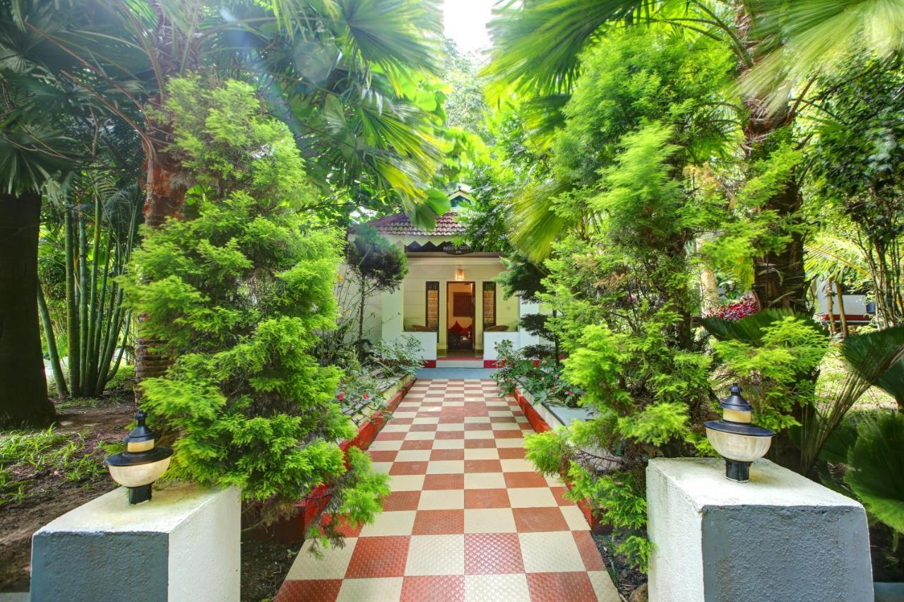 แพดดิงตัน รีสอร์ต แอนด์ สปา Hotel กูชาลนาการ์ ภายนอก รูปภาพ