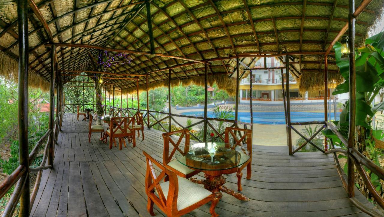 แพดดิงตัน รีสอร์ต แอนด์ สปา Hotel กูชาลนาการ์ ภายนอก รูปภาพ